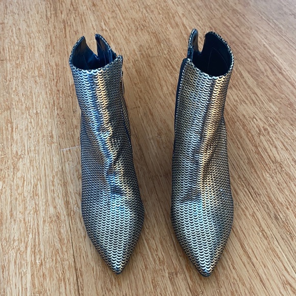 Leila booties. New without box - Picture 5 of 10